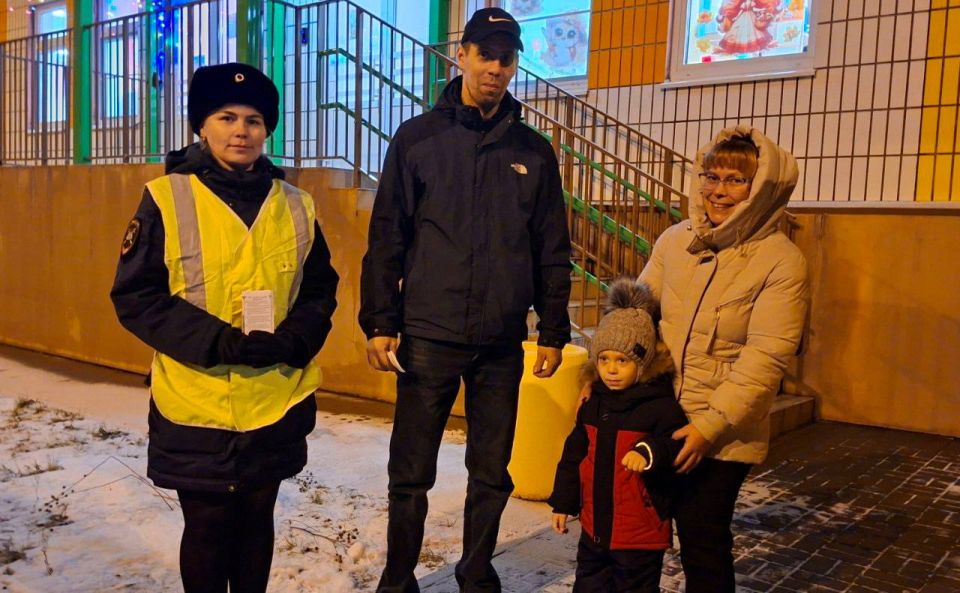 «Родительский патруль» напомнил о важности световозвращателей, проверил их наличие у жителей сельской местности «Родительский патруль» напомнил о важности световозвращателей, проверил их наличие у жителей сельской местности