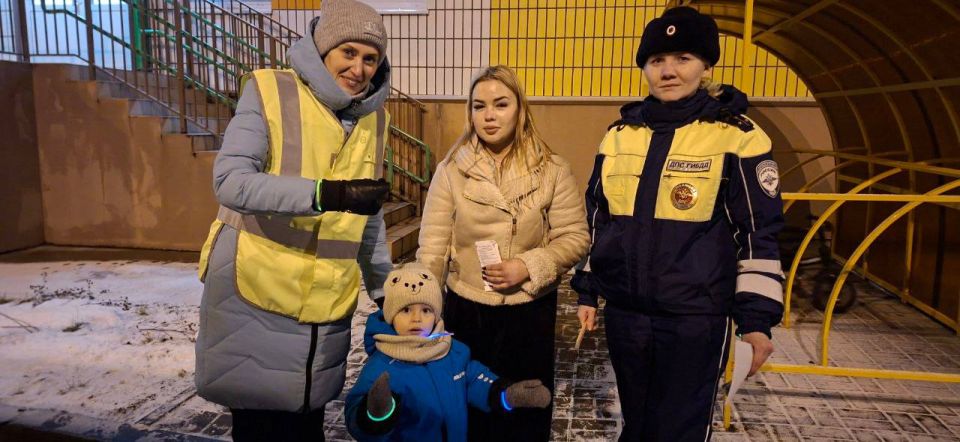 «Родительский патруль» напомнил о важности световозвращателей, проверил их наличие у жителей сельской местности «Родительский патруль» напомнил о важности световозвращателей, проверил их наличие у жителей сельской местности