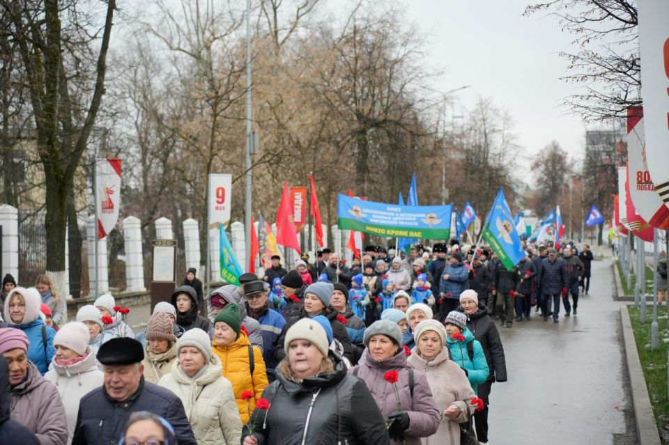 Александр Соколов: У Вечного огня склоняем головы пред памятью Неизвестного Солдата Александр Соколов: У Вечного огня склоняем головы пред памятью Неизвестного Солдата