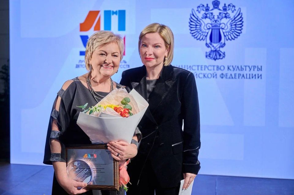 Ольга Любимова: Вручили награды лучшим детским школам искусств и преподавателям Ольга Любимова: Вручили награды лучшим детским школам искусств и преподавателям