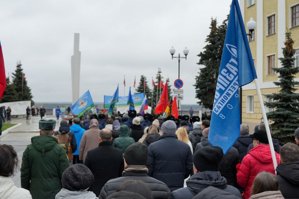 Александр Соколов: У Вечного огня склоняем головы пред памятью Неизвестного Солдата Александр Соколов: У Вечного огня склоняем головы пред памятью Неизвестного Солдата