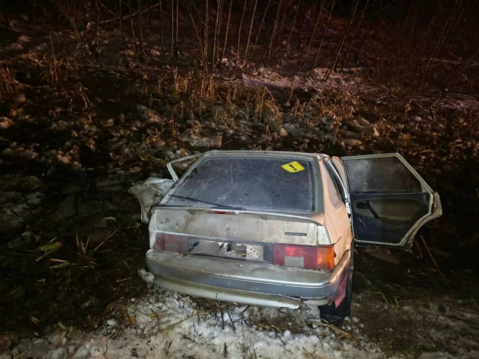 За прошедшие сутки, 2 декабря 2025 года, на территории Кировской области произошло четыре автомобильные аварии, в которых одиннадцать человек получили травмы