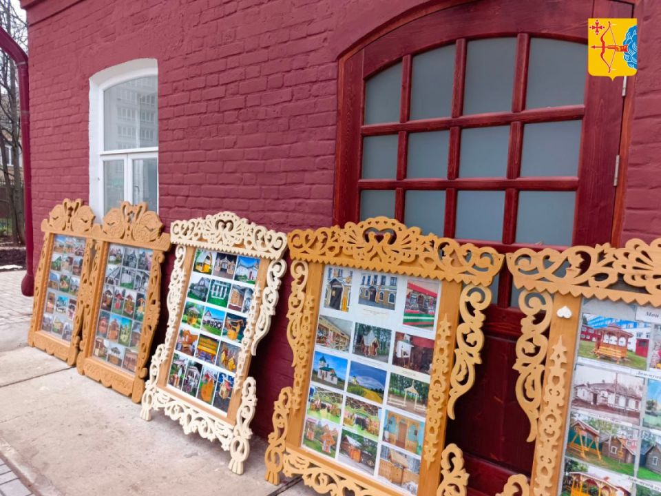 У музея А.С. Грина торжественно открыли резные «морские» ворота У музея А.С. Грина торжественно открыли резные «морские» ворота