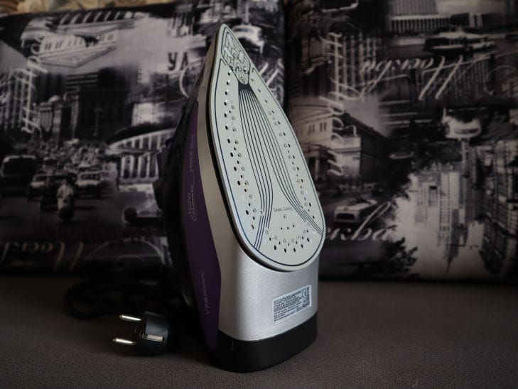 Дорогие чистящие средства - развод: утюг как новый за копейки с помощью соды