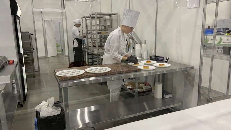 Студентка из Кирова сражается в северной столице за звание лучшего кондитера