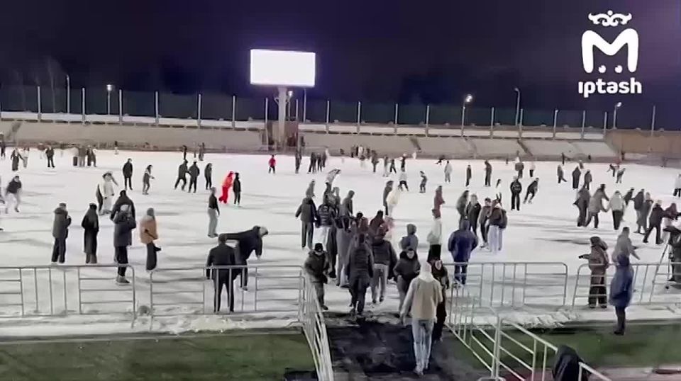 #кактамусоседей. В столице Татарстана сейчас около +3, снега нет