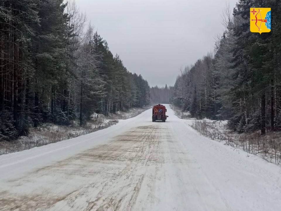 Уплотненный снег защитит дорожное полотно в Кировской области