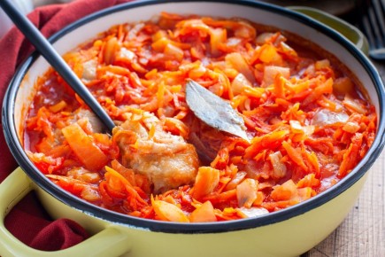 Минтай под томатным маринадом: бюджетное угощение, ставшее традицией на праздниках