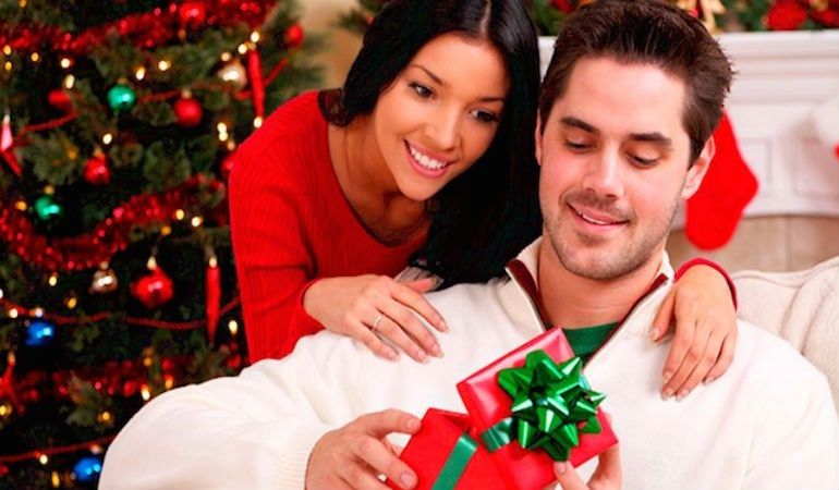 Идеи подарков для мужа на Новый год: Подарите эмоции и заботу