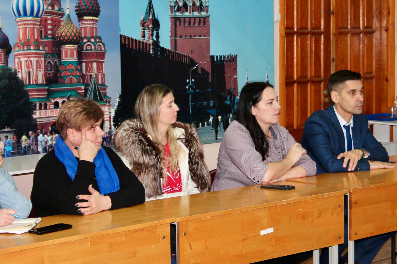 И.о. руководителя СУ СК России по Кировской области провел выездной прием граждан на базе школы № 73 г. Кирова И.о. руководителя СУ СК России по Кировской области провел выездной прием граждан на базе школы № 73 г. Кирова