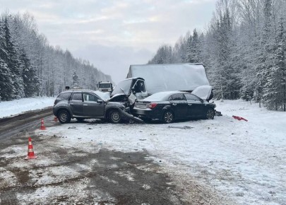 3 человека пострадали в массовом ДТП в Кировской области