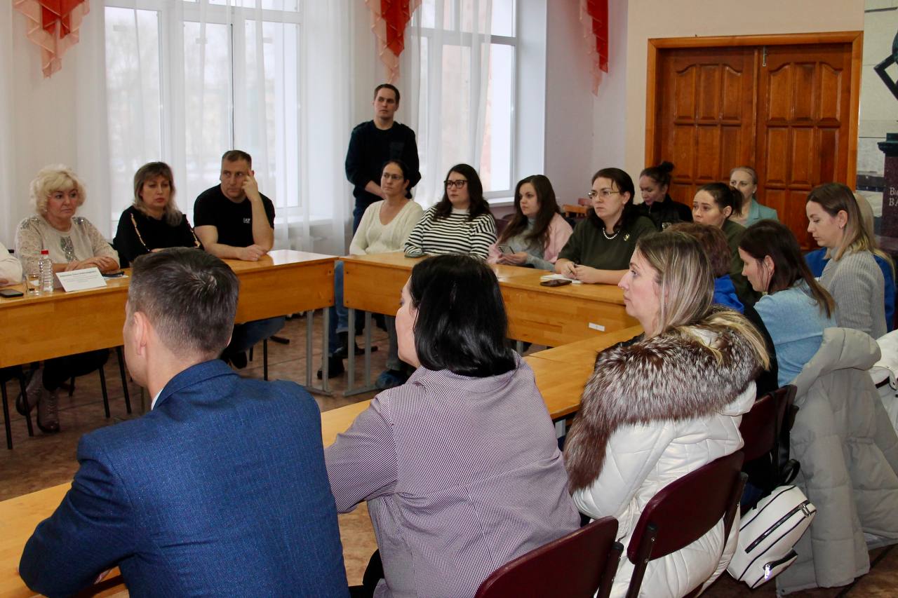 И.о. руководителя СУ СК России по Кировской области провел выездной прием граждан на базе школы № 73 г. Кирова И.о. руководителя СУ СК России по Кировской области провел выездной прием граждан на базе школы № 73 г. Кирова