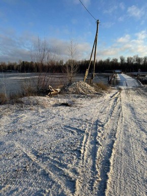 Наплавной мост в селе Гоньба Малмыжского района временно разведён, движение остановлено