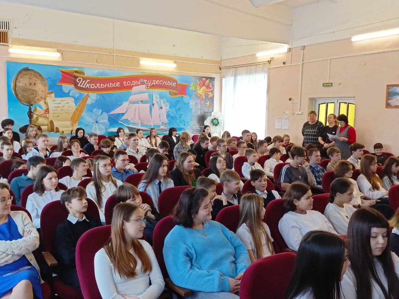 Уроки безопасности помогают юным кировчанам научиться грамотному поведению на дороге Уроки безопасности помогают юным кировчанам научиться грамотному поведению на дороге