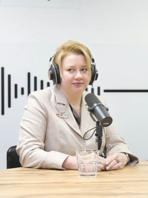 Профсоюз без стереотипов.. «Я впервые в Кирове и вижу сильнейшие педагогические традиции», – с этого начался разговор с председателем Общероссийского профсоюза образования Ларисой Солодиловой в эфире радио «Киров Град». Но в...