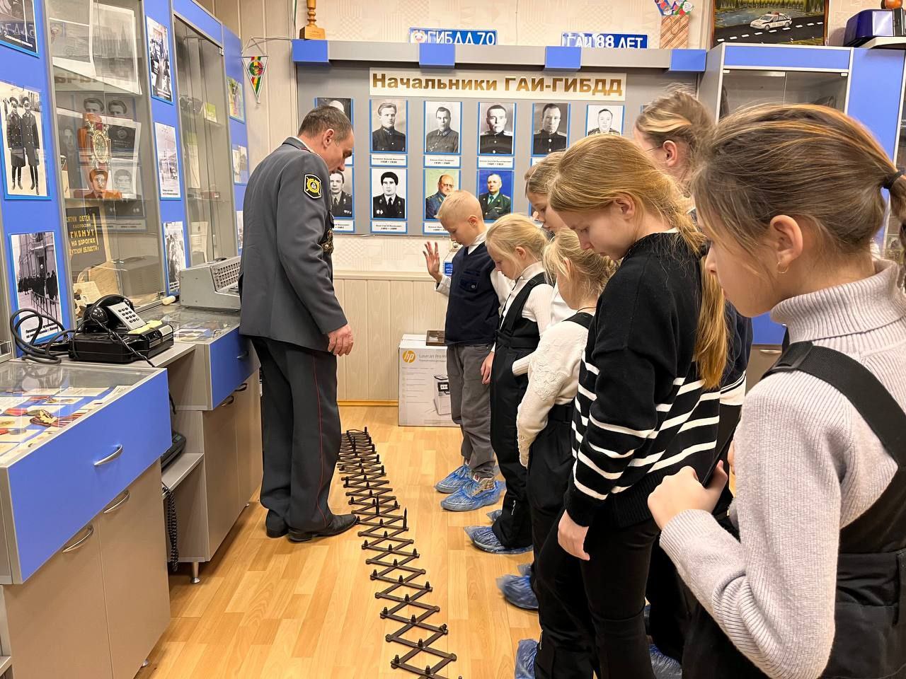 В музее Госавтоинспекции проходят занятия по безопасности дорожного движения В музее Госавтоинспекции проходят занятия по безопасности дорожного движения