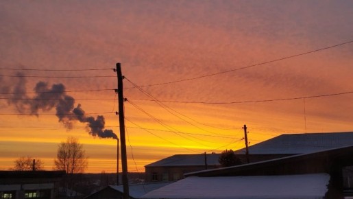 Красивым рассветом сегодня полюбовались и жители п. Уни