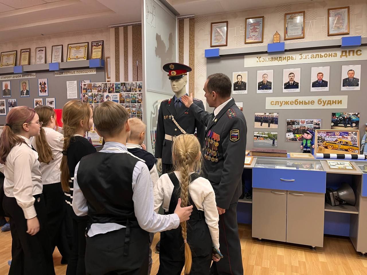 В музее Госавтоинспекции проходят занятия по безопасности дорожного движения В музее Госавтоинспекции проходят занятия по безопасности дорожного движения