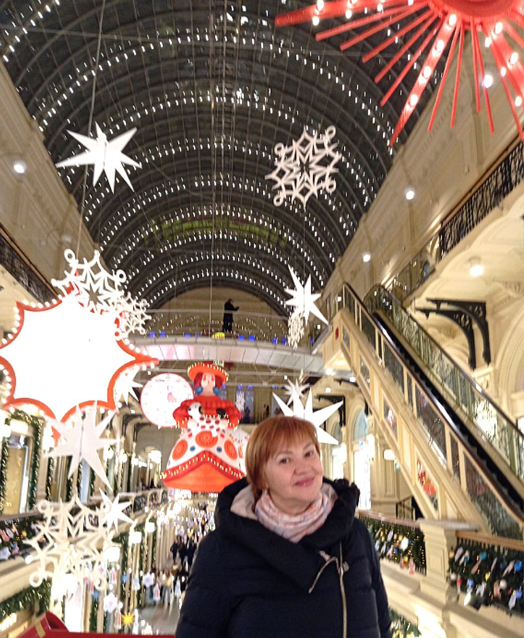 – Знаменитая вятская игрушка украсила ГУМ и главный каток страны!