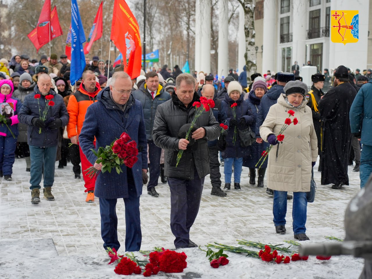 У Вятской филармонии в Кирове прошла памятная акция «Помяни нас, Россия» У Вятской филармонии в Кирове прошла памятная акция «Помяни нас, Россия»