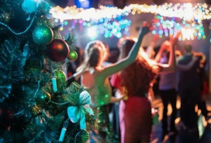Новогодний корпоратив = разврат и подрыв устоев