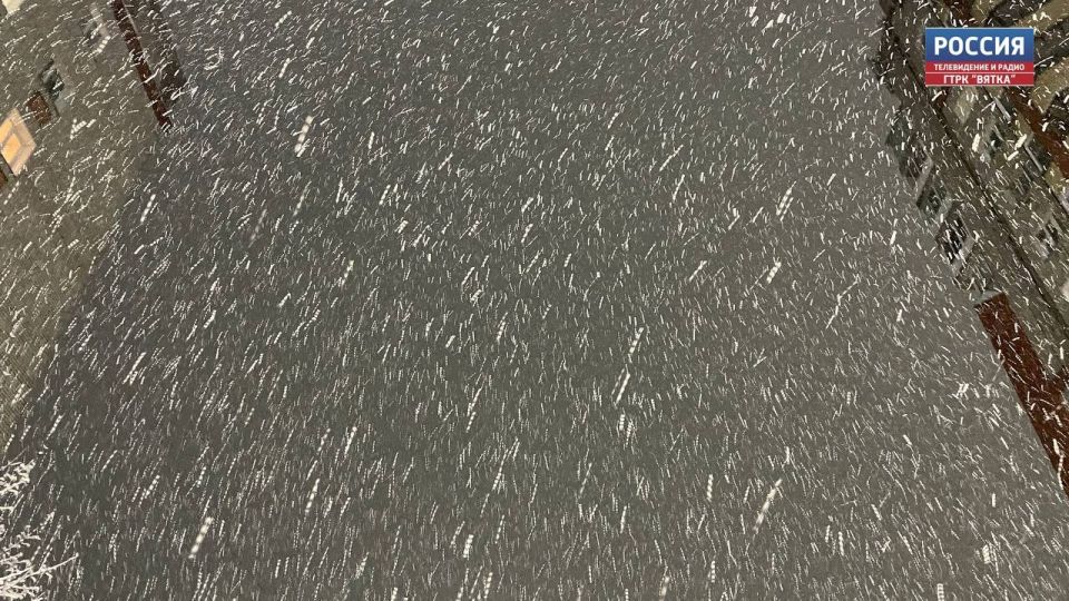 В пятницу, 12 декабря, в Кировской области ожидается облачная погода, мокрый снег, местами метель и гололед — таков прогноз регионального центра по гидрометеорологии и мониторингу окружающей среды