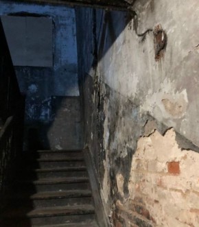 Многоквартирным домом с трещинами в стенах заинтересовались следователи