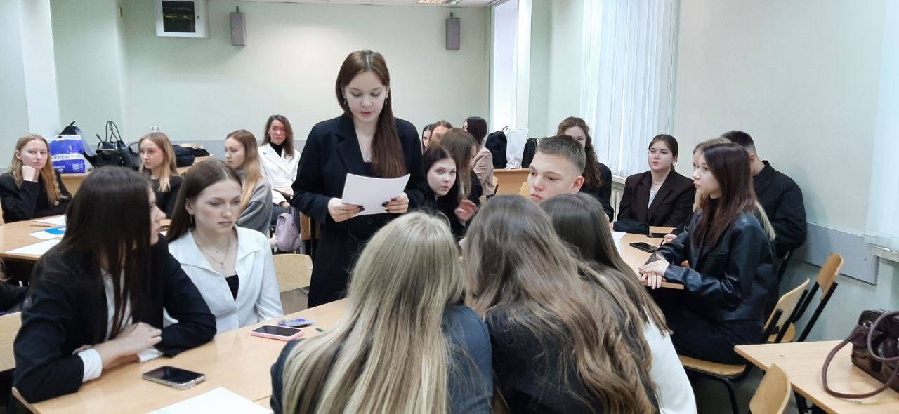 О Восьмом областном конкурсе «Конституция Российской Федерации: новации и традиции отечественного конституционализма» О Восьмом областном конкурсе «Конституция Российской Федерации: новации и традиции отечественного конституционализма»