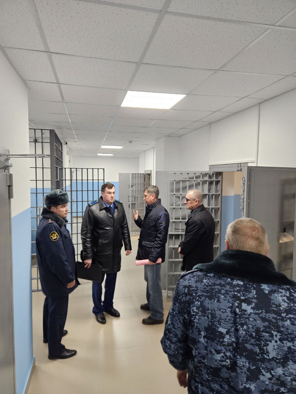 На днях Кировский прокурор по надзору за соблюдением законов в исправительных учреждениях Вадим Долгих вместе с Уполномоченным по правам человека в Кировской области Александром Панововым и председателем региональной... На днях Кировский прокурор по надзору за соблюдением законов в исправительных учреждениях Вадим Долгих вместе с Уполномоченным по правам человека в Кировской области Александром Панововым и председателем региональной...