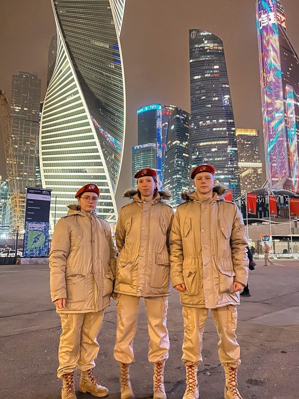 Кировские юнармейцы съездили на Всероссийский форум «Скажи Героям спасибо!» Кировские юнармейцы съездили на Всероссийский форум «Скажи Героям спасибо!»