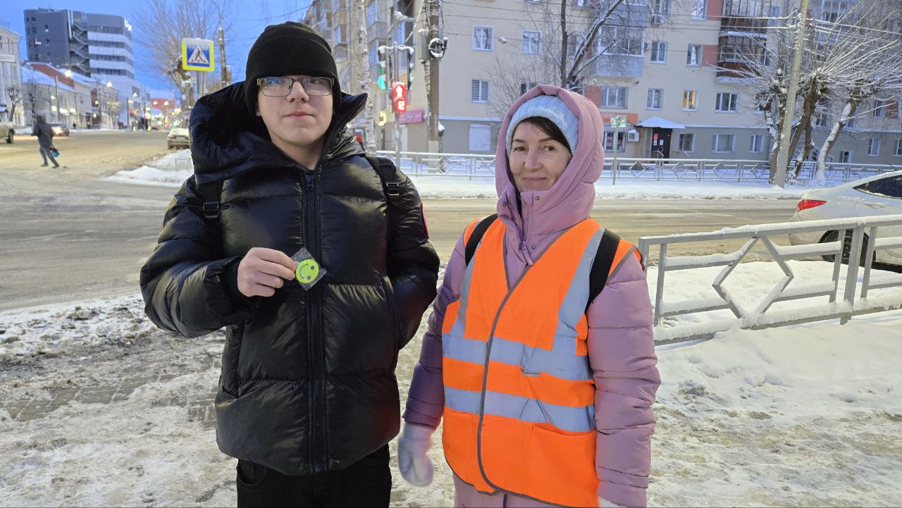 Автоинспекторы г.Кирова провели мероприятие «Мамы и папы на страже детской безопасности» Автоинспекторы г.Кирова провели мероприятие «Мамы и папы на страже детской безопасности»