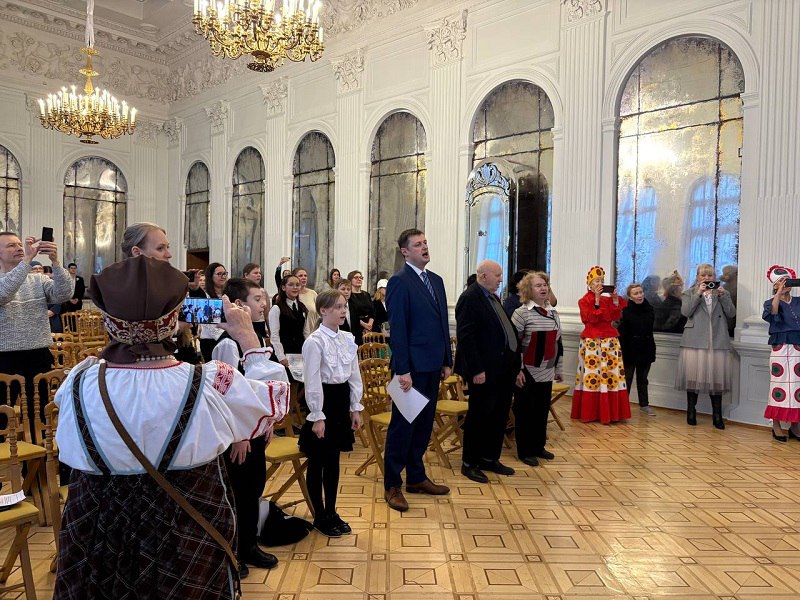 В Санкт-Петербурге наградили кировских конкурсантов «Державной России» В Санкт-Петербурге наградили кировских конкурсантов «Державной России»