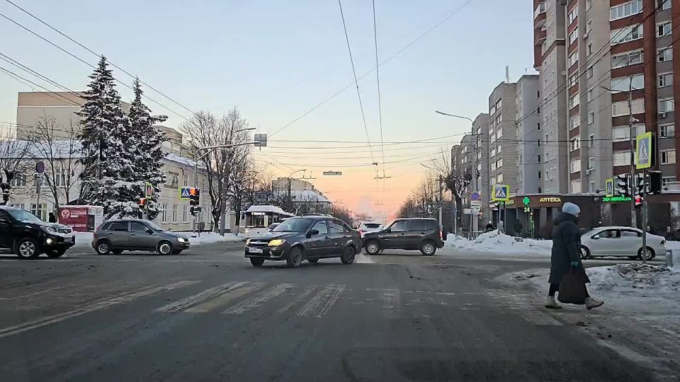 Сегодня, 16 декабря, температура воздуха утром -15, днем температура воздуха до -14
