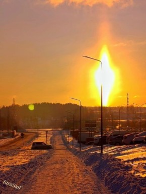 Красивое. Мощный верхний и нижний световой столб сегодня утром в Кирове