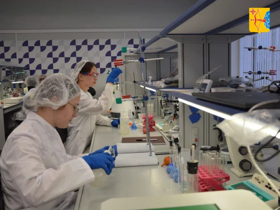 С 1 сентября 2025 года в Вятском автомобильно-промышленном колледже открылся новый кластер «Химическая отрасль»