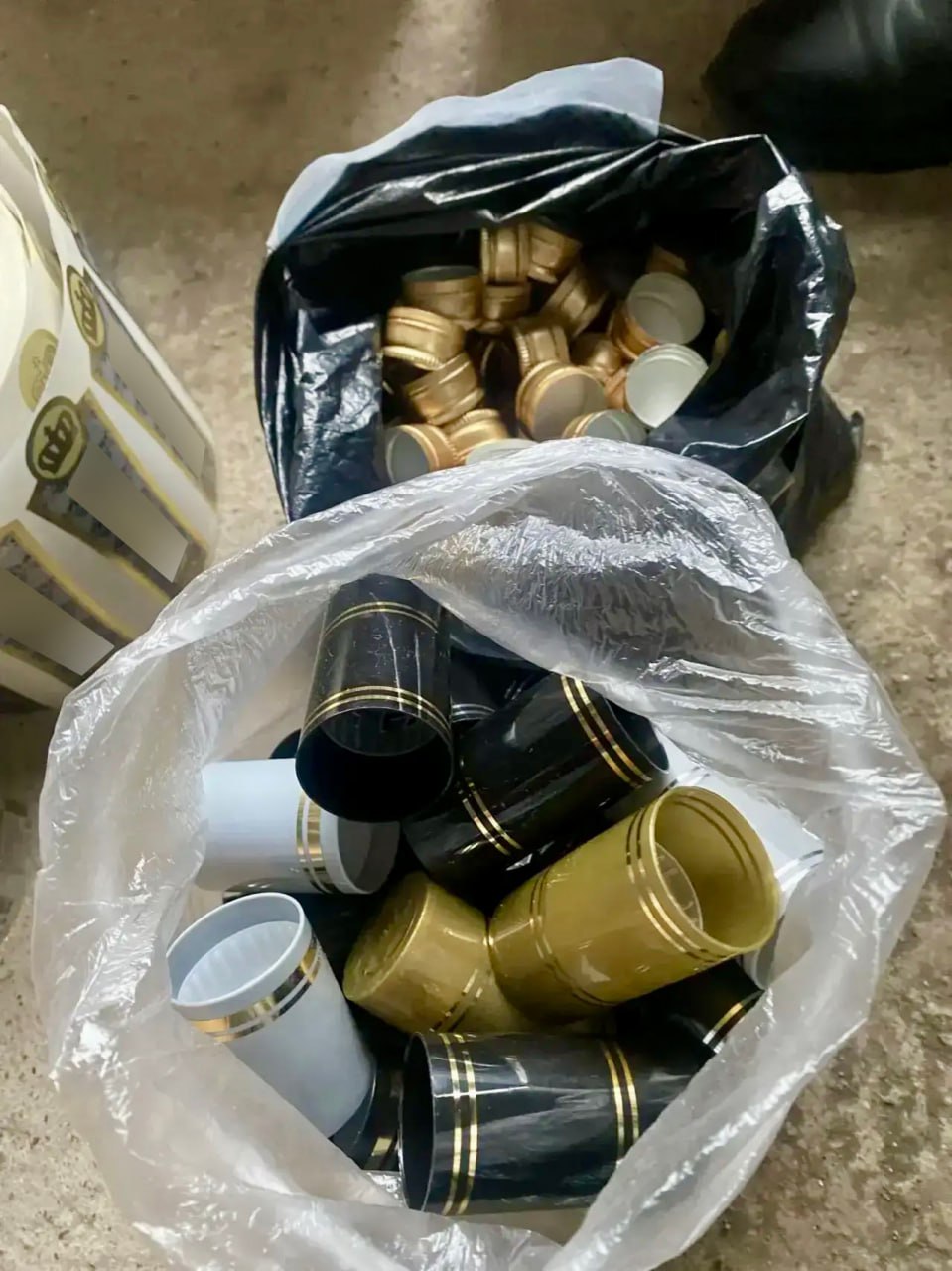 4 декабря сотрудники УЭБиПК УМВД при силовой поддержке сотрудников СОБР Росгвардии пресечена деятельность жителя, который осуществлял на территории Вятскополянского района деятельность по производству, транспортировке...