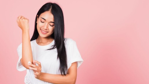 Спасение для сухих локтей: три рецепта ванночек из подручных средств