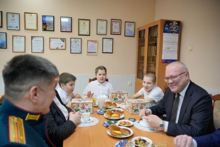 Александр Соколов: Встретился в Кирово-Чепецке с защитником Отечества Виталием Мамоновым и его семьей