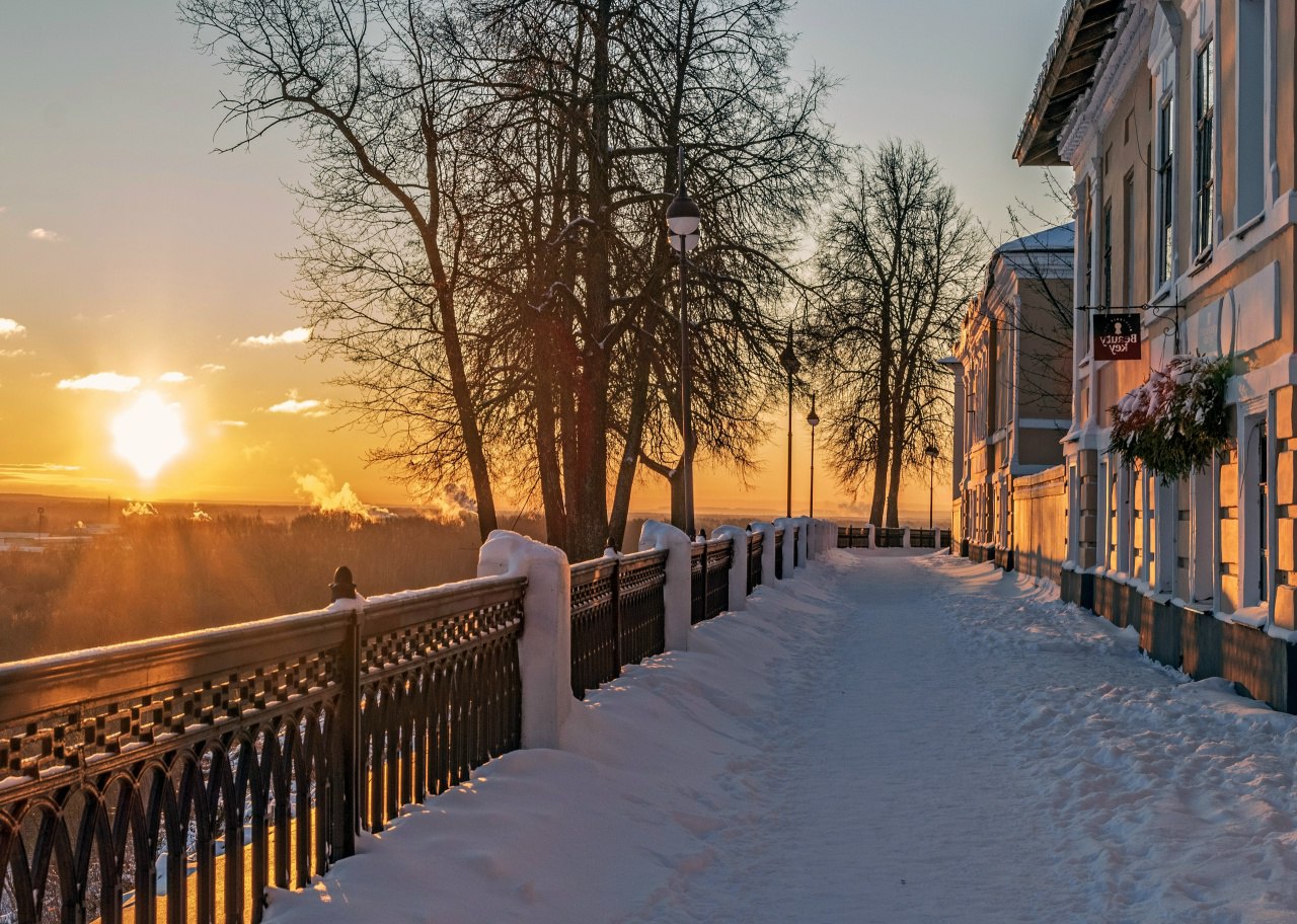 Самая короткая рабочая неделя началась в России Самая короткая рабочая неделя началась в России