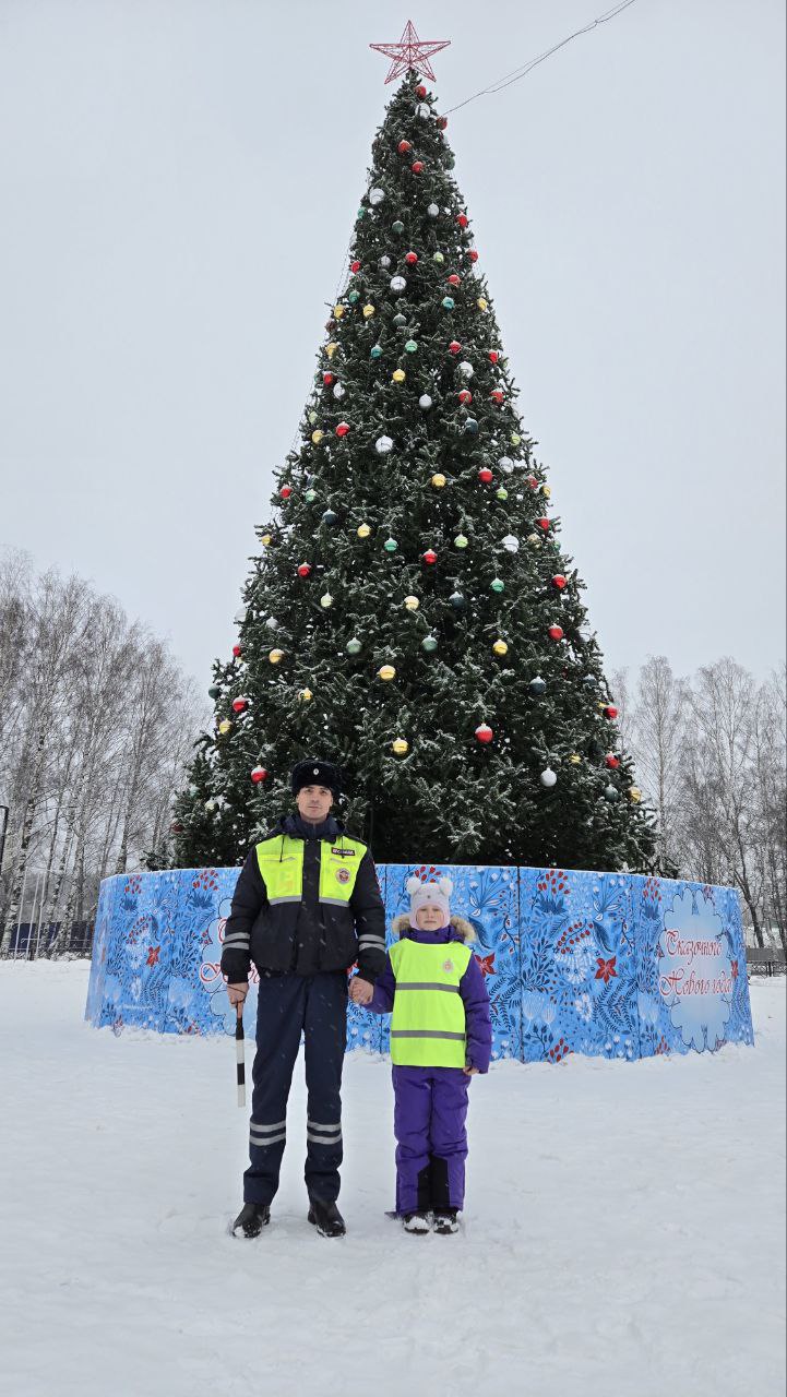 Уважаемые, водители!. В период Новогодних и прпздников и зимних каникул Госавтоинспекция г.Кирова напоминает о важности соблюдения правил дорожного движения! Погода: Будьте внимательны на дороге, особенно в условиях снега
