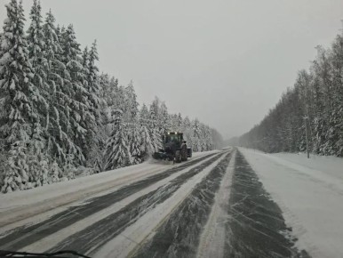 Система зимнего содержания дорог в Кировской области работает круглосуточно