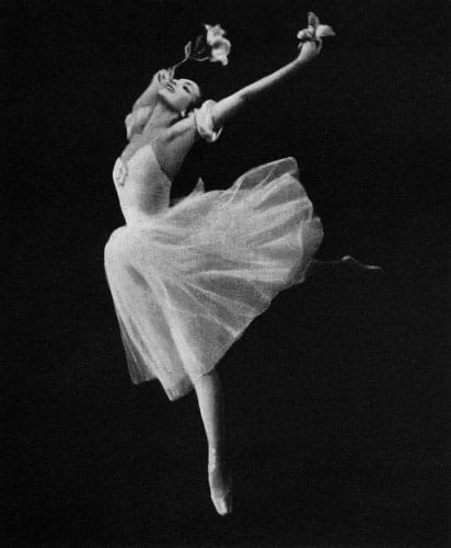 На 94-м году жизни умерла ленинградская балерина, заслуженная артистка РСФСР Эмма Минченок, сообщила балетный критик Ольга Федорченко