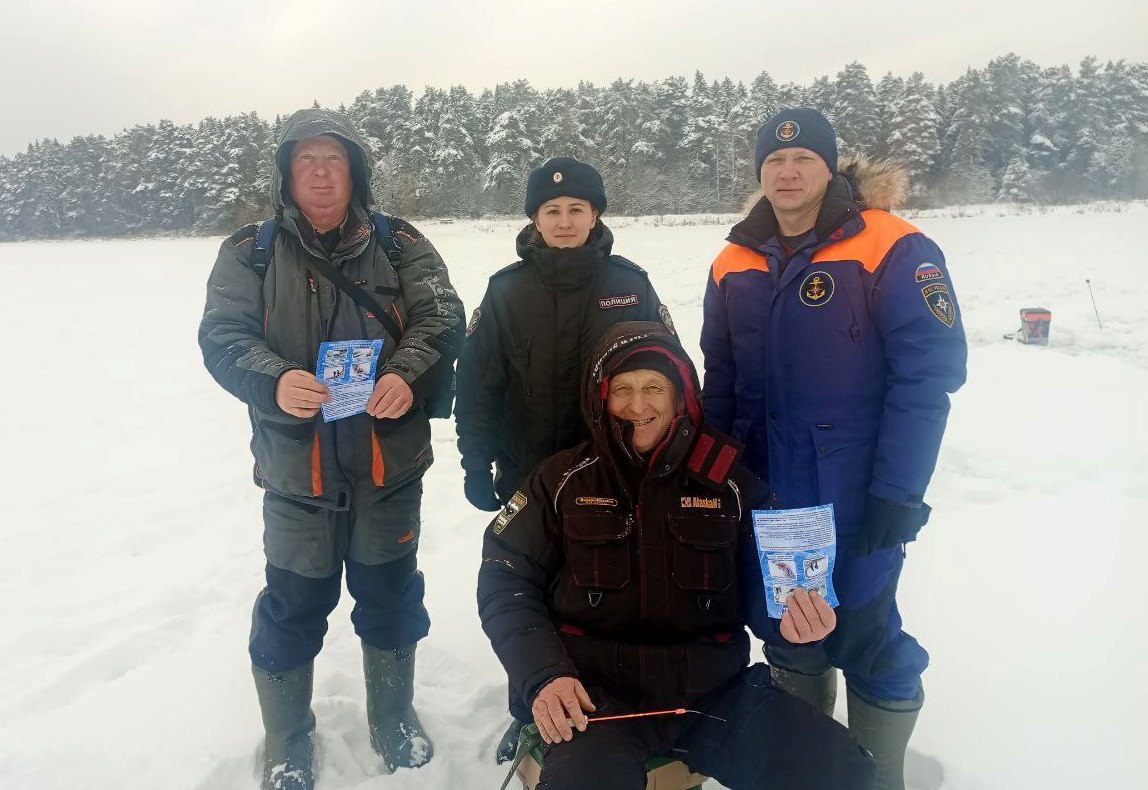 В Кирове транспортные полицейские провели совместный профилактический рейд на реке Вятка В Кирове транспортные полицейские провели совместный профилактический рейд на реке Вятка