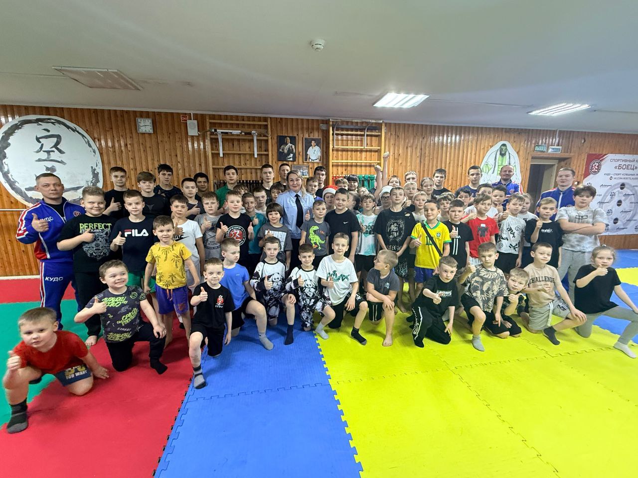 Юные спортсмены города Кирова тренируют знания ПДД Юные спортсмены города Кирова тренируют знания ПДД