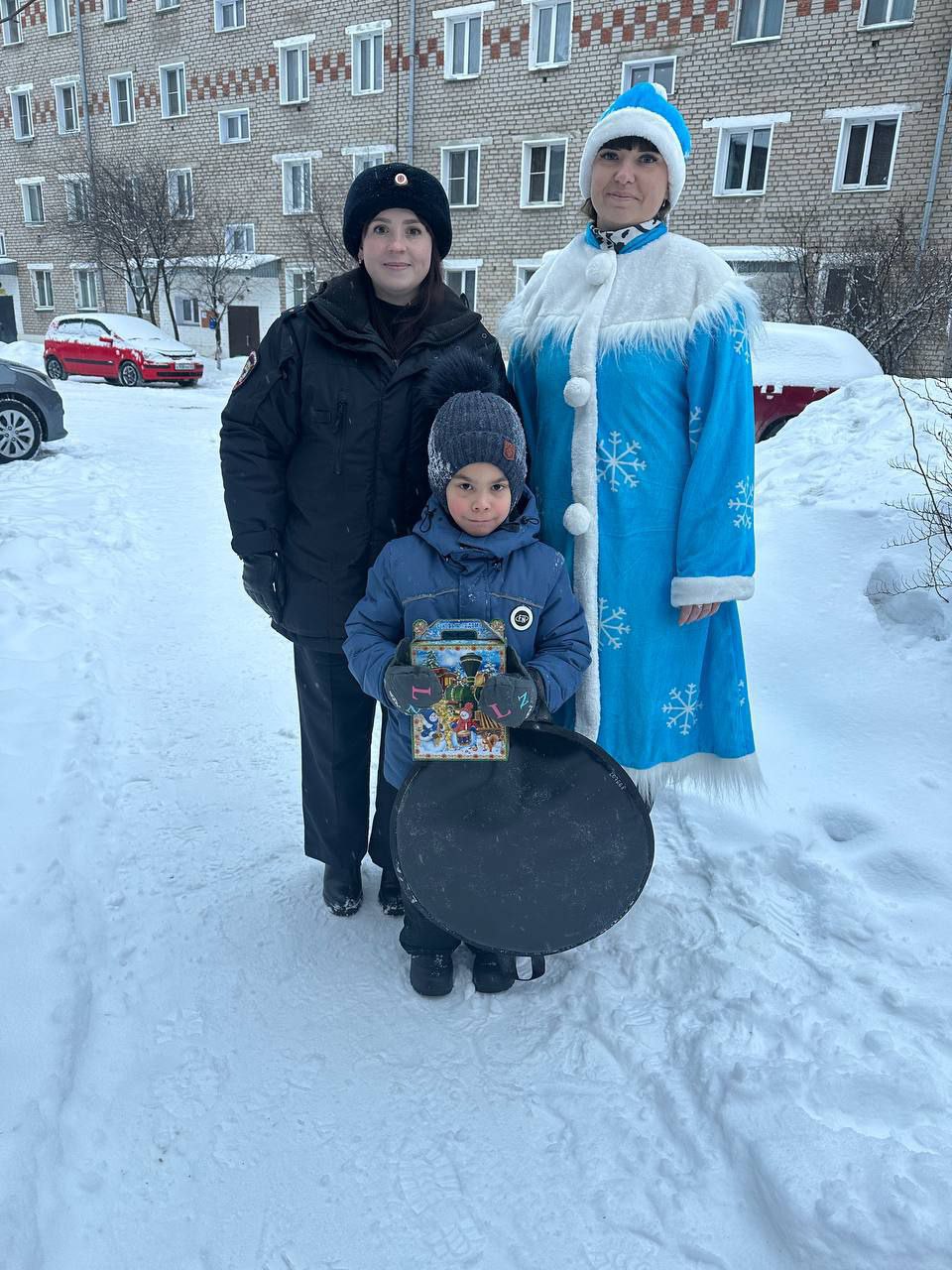 К проведению Всероссийской акции МВД России «Полицейский Дед Мороз» присоединились сотрудники межмуниципального отдела МВД России «Советский» К проведению Всероссийской акции МВД России «Полицейский Дед Мороз» присоединились сотрудники межмуниципального отдела МВД России «Советский»