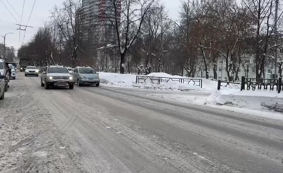 Сегодня, 15 января, температура воздуха утром — 19°С, днем температура воздуха до — 13°С