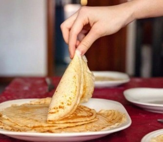 Как добиться золотистых блинов: секреты от опытных хозяек