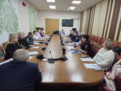 Сотрудники Госавтоинспекции приняли участие в заседании комиссии по делам несовершеннолетних и защите их прав при администрации г.Кирова