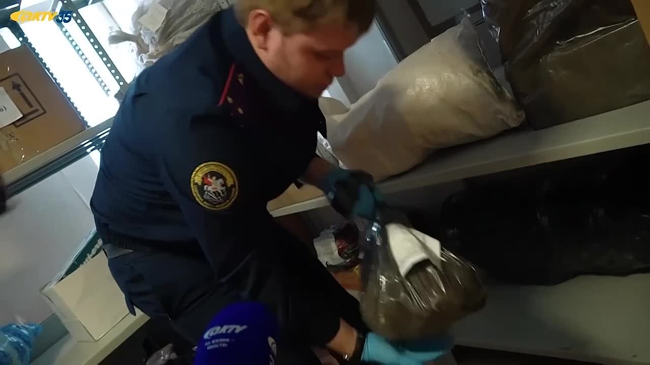 15 Сюжет о работе сотрудников следственного отдела по городу Кирово-Чепецку следственного управления Следственного комитета Российской Федерации по Кировской области, приуроченный к 15-летию со Дня образования ведомства...