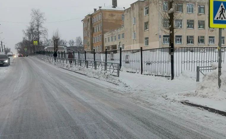 В Кирове проверят качество уборки снега вблизи школ, детсадов и больниц
